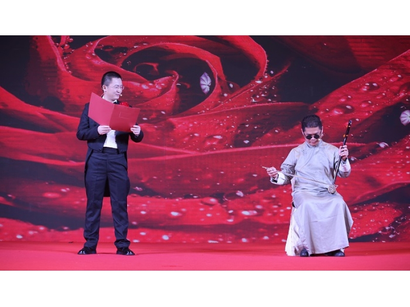 诗配乐《没有玫瑰的爱情故事》