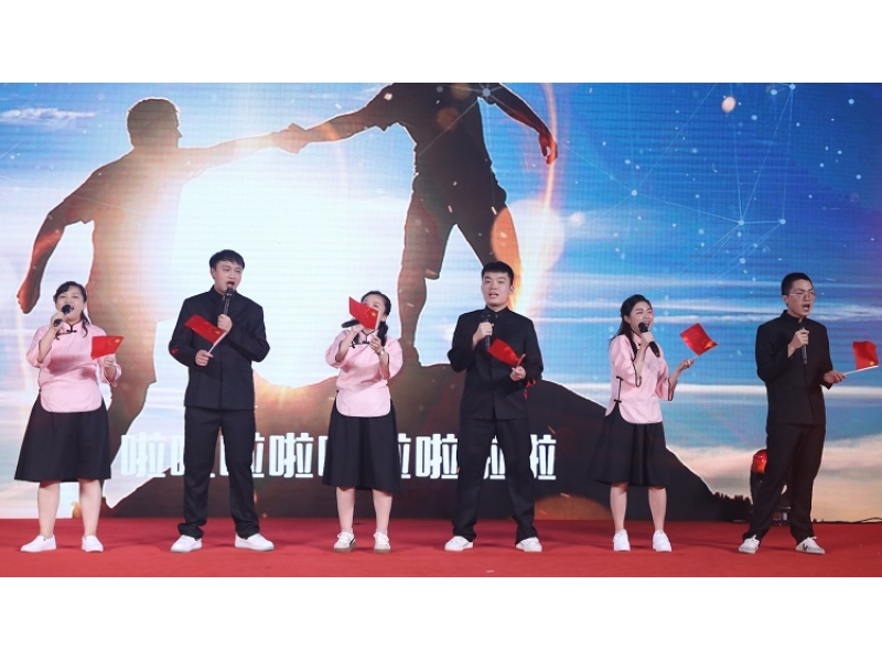 合唱《我们都是追梦人》